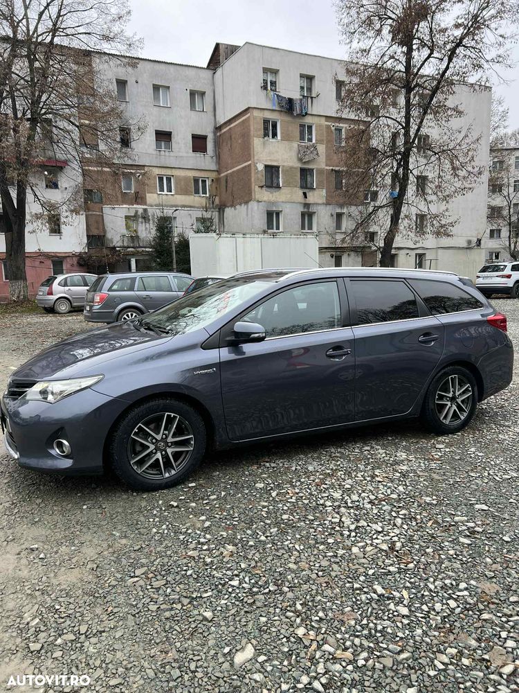 Toyota Auris 1.8 L VVT-i TS Hybrid Sol+ - 6