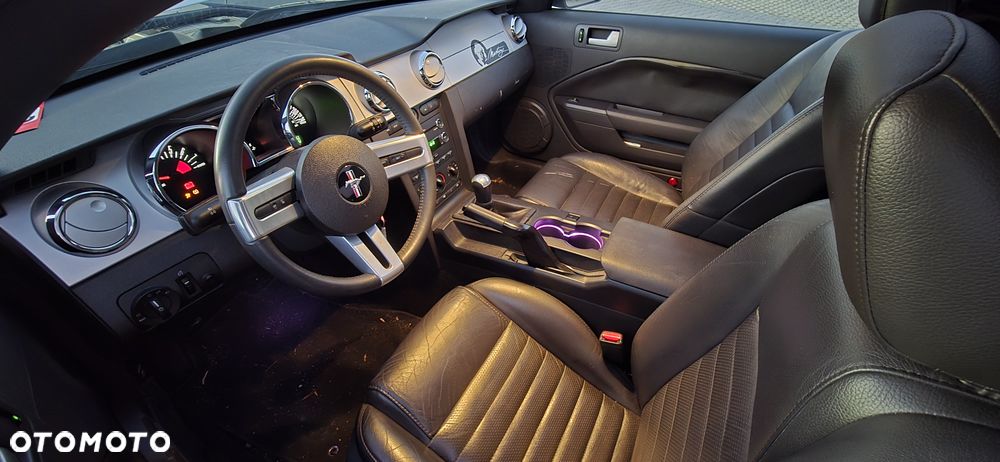 Ford Mustang - 24