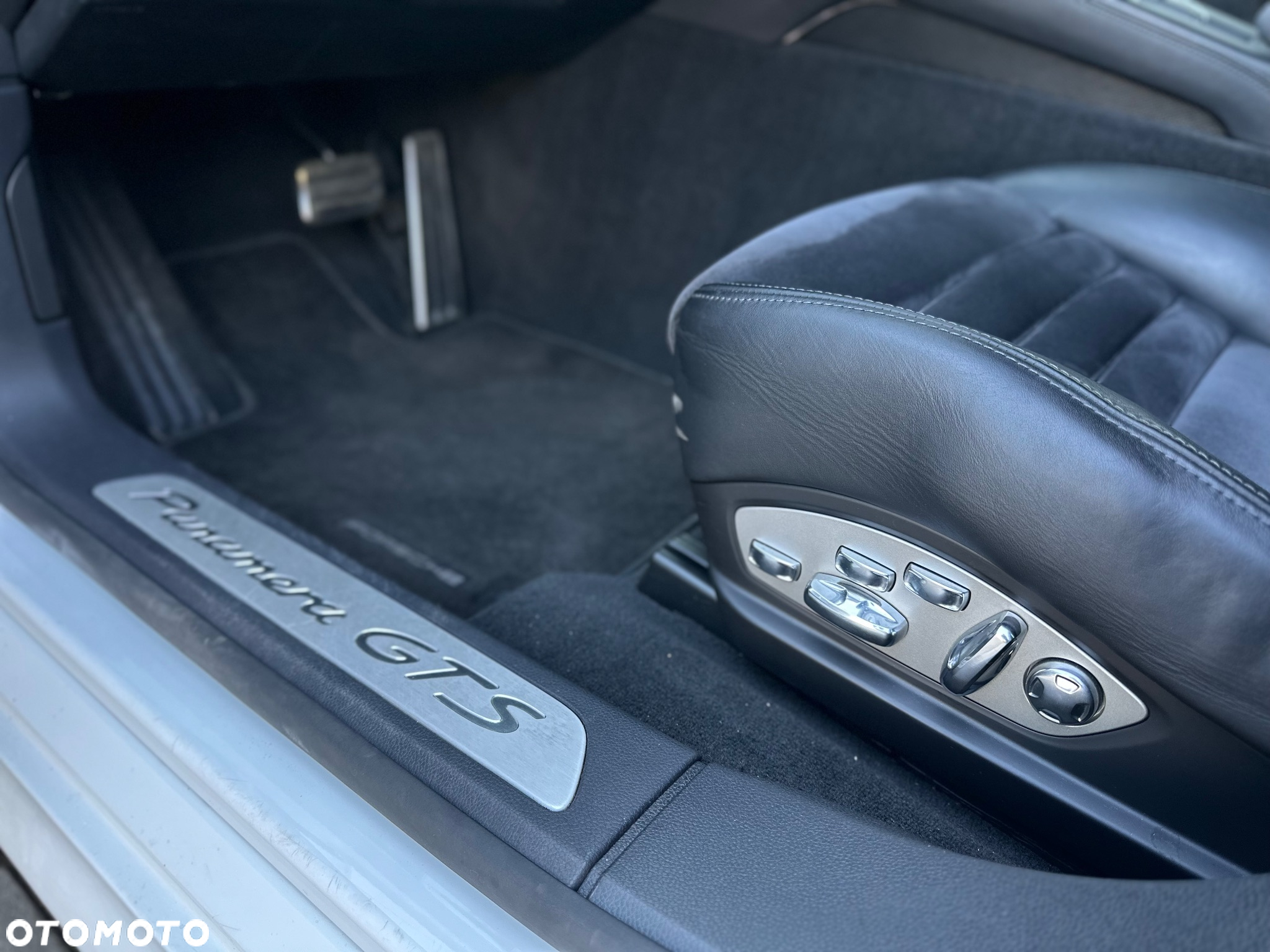 Porsche Panamera GTS PDK - 25