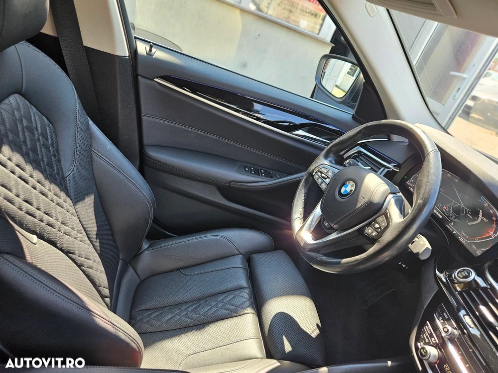 BMW Seria 5 520d Aut. Sport Line - 29