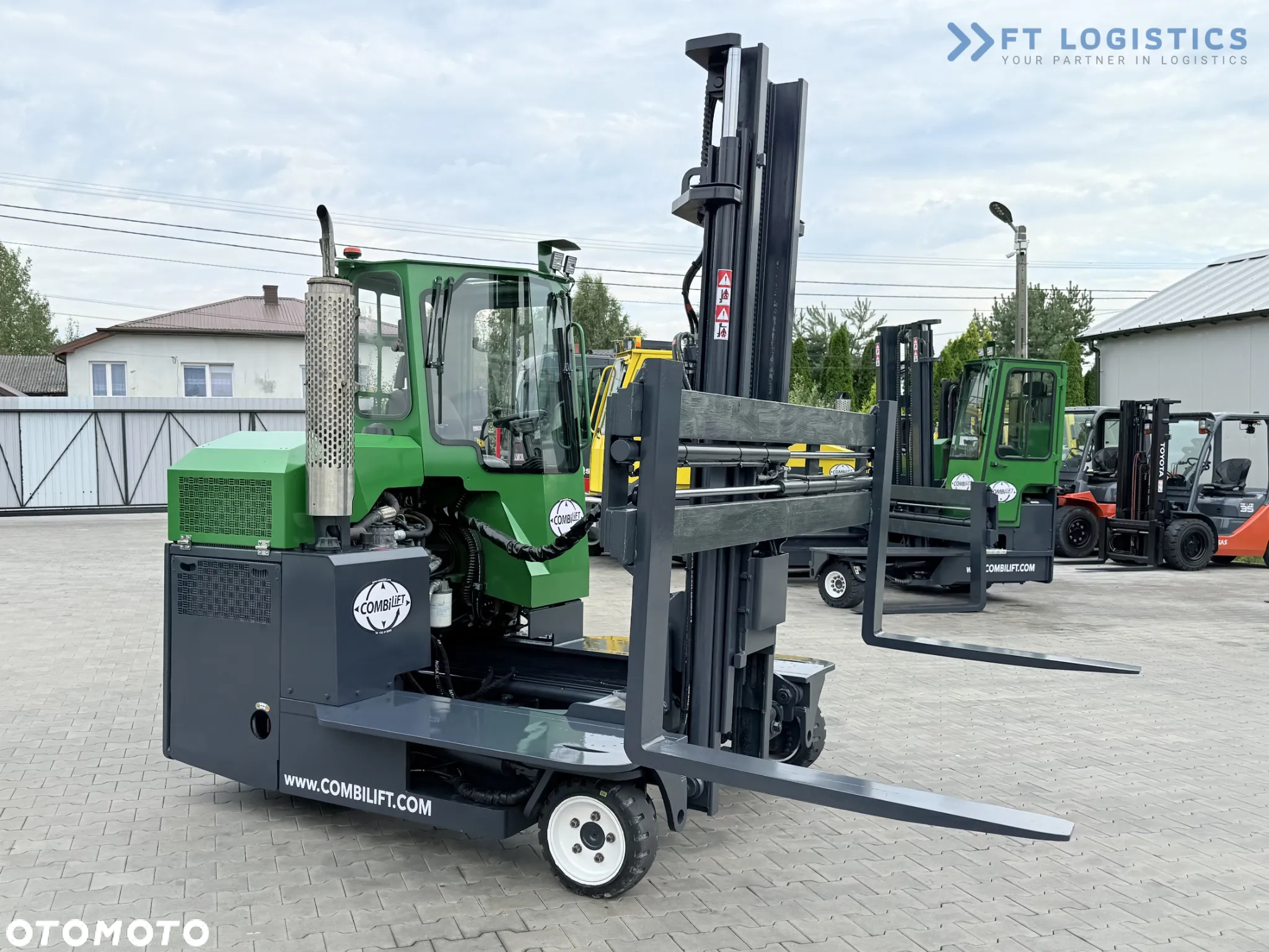 Combilift C3000 / DIESEL / DUPLEX - 4000MM / SZEROKI POZYCJONER WIDEŁ 2700MM / PEŁNA OGRZEWANA KABINA / JEDYNIE 6905H/ STAN - JAK NOWY! - 25