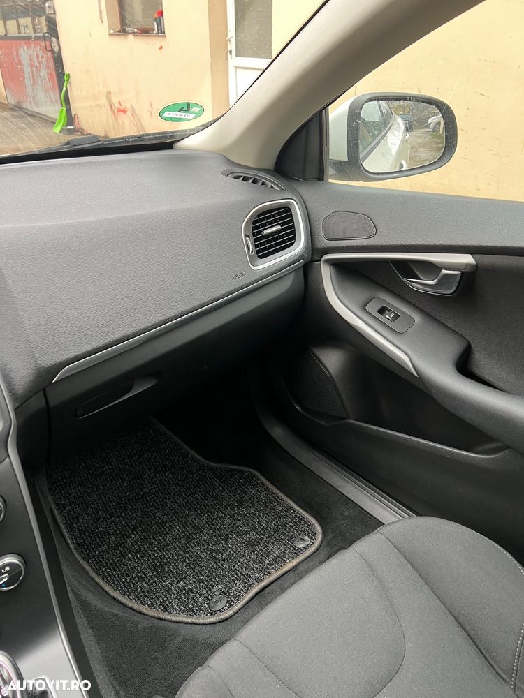 Volvo V40 D2 Basic - 10