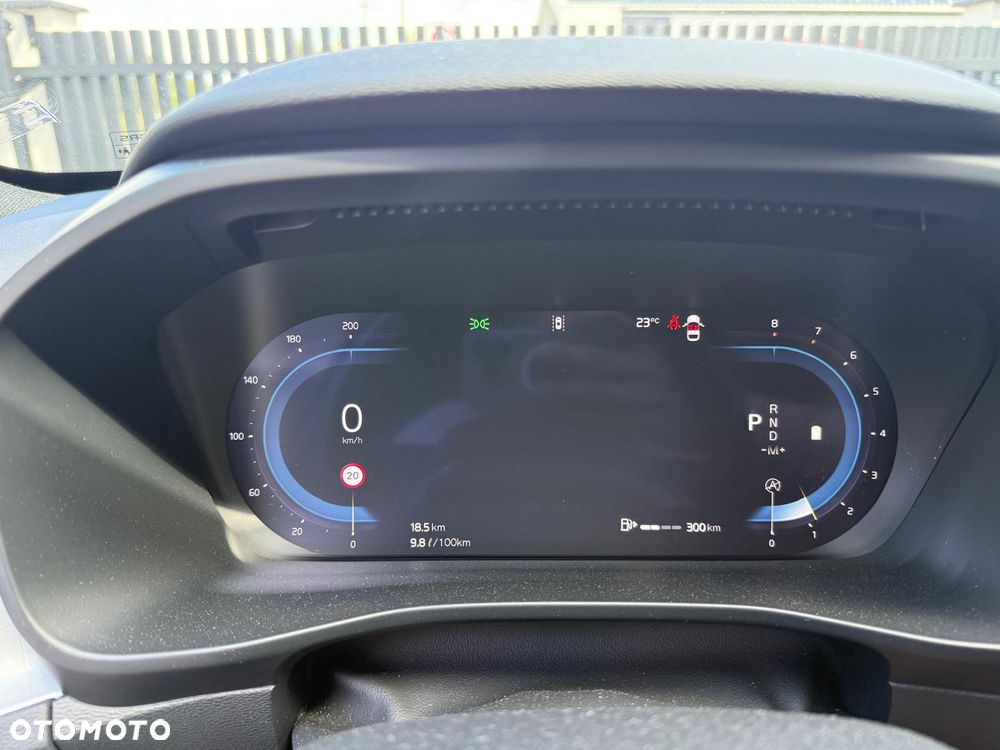 Volvo XC 40 B3 Plus Dark - 18