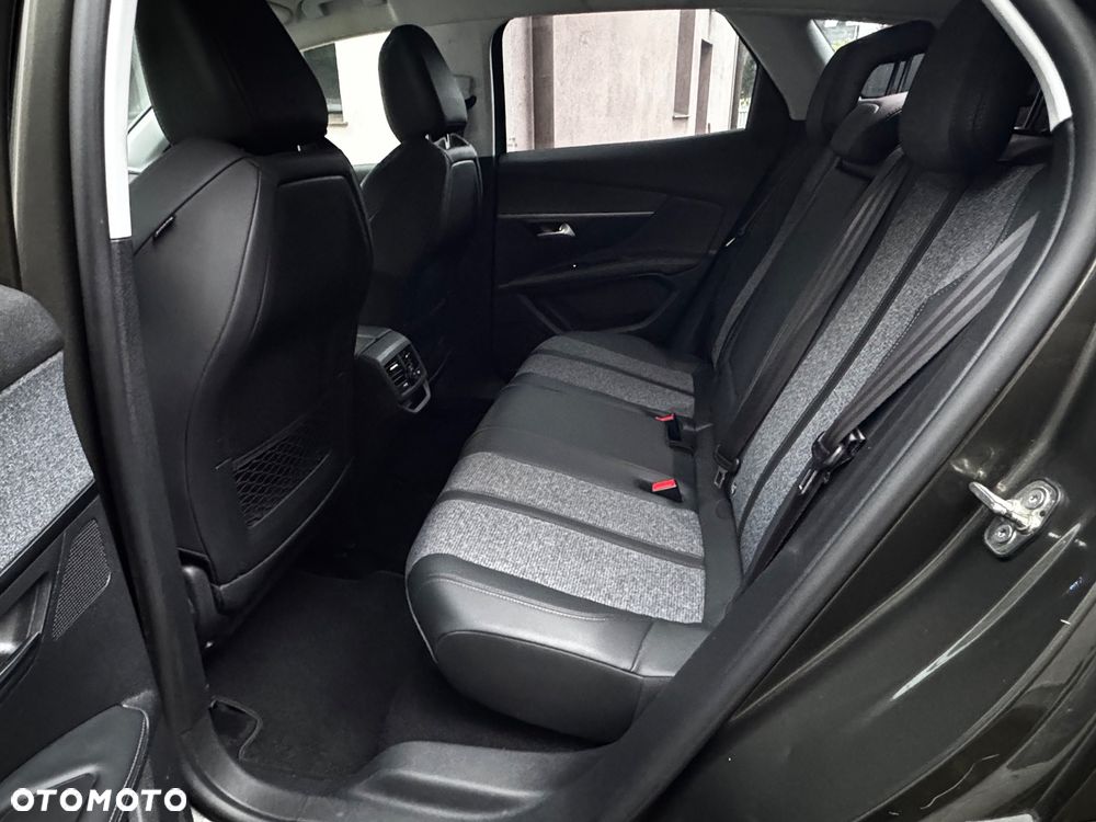 Peugeot 3008 1.5 BlueHDi Allure S&S EAT8 - 18