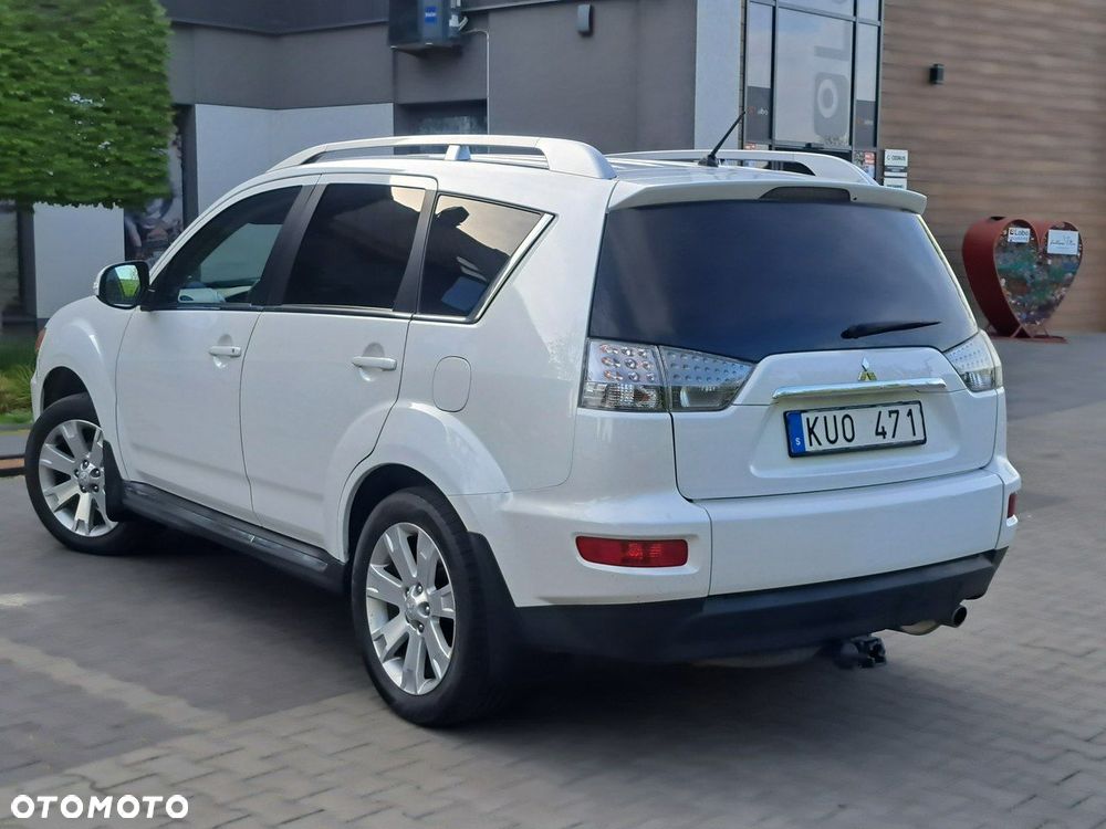Mitsubishi Outlander - 8