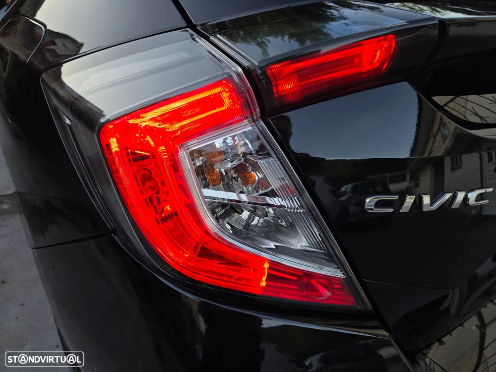 Honda Civic 1.0 i-VTEC Executive Premium - 29