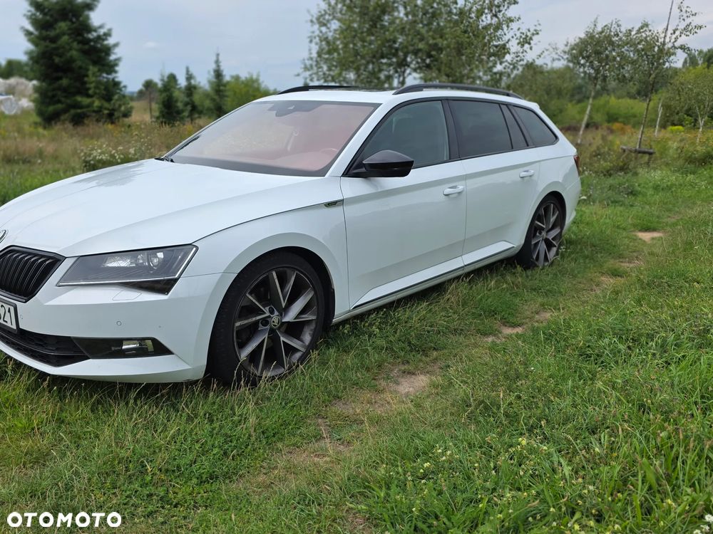 Skoda Superb 2.0 TDI Sportline DSG - 17