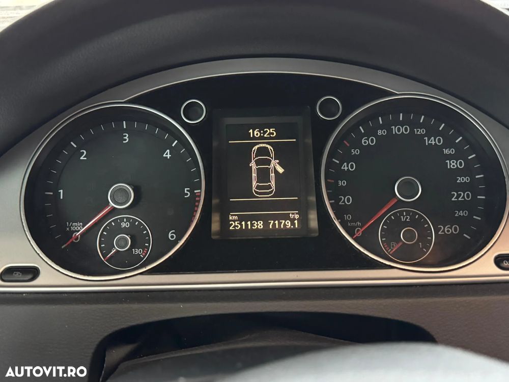 Volkswagen Passat 1.6 TDI BlueMotion Technology Trendline - 16