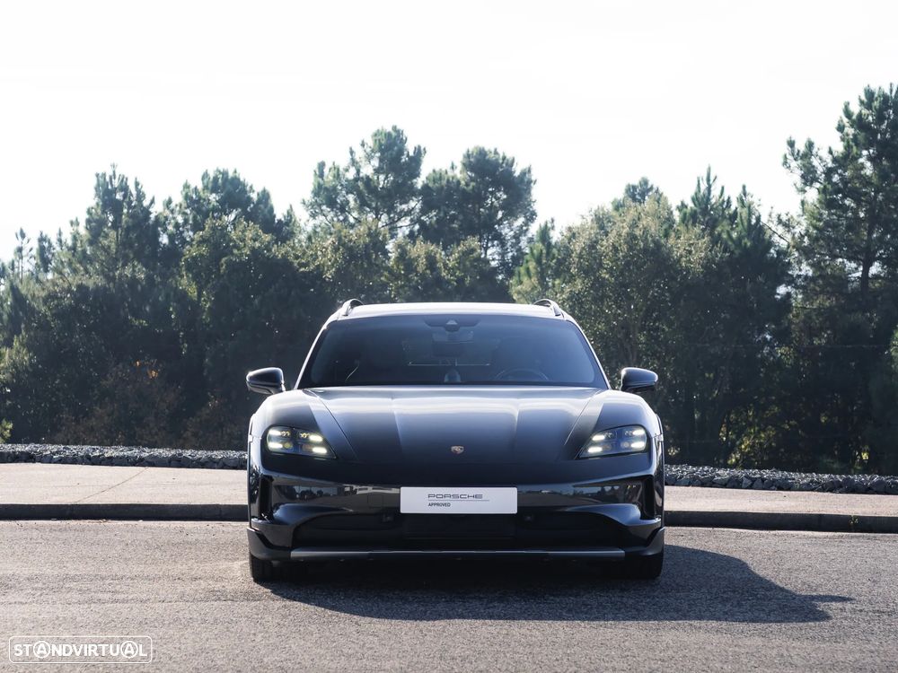 Porsche Taycan Cross Turismo 4 - 11