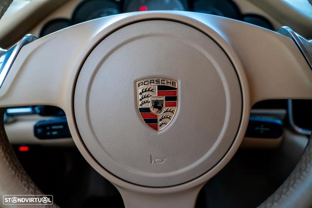 Porsche Panamera 4S PDK - 19