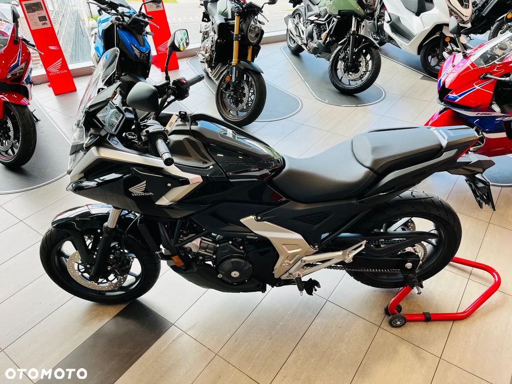 Honda NC - 19