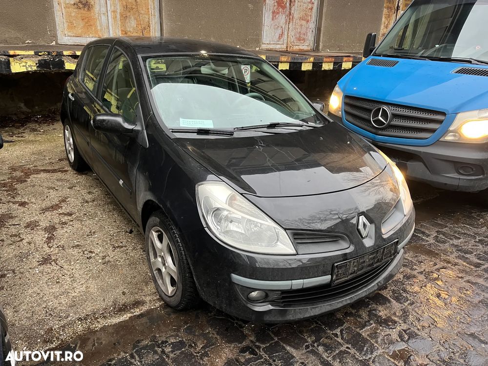 Dezmembrez Renault Clio 3 negru 2007 1,4 benzina 72KW K4J-G7 - 3