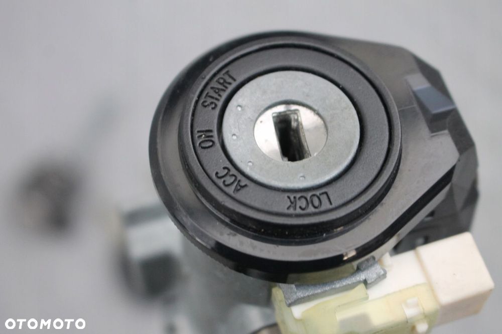 STACYJKA  2 KLUCZYKI TOYOTA VERSO-S 10-15 - 3
