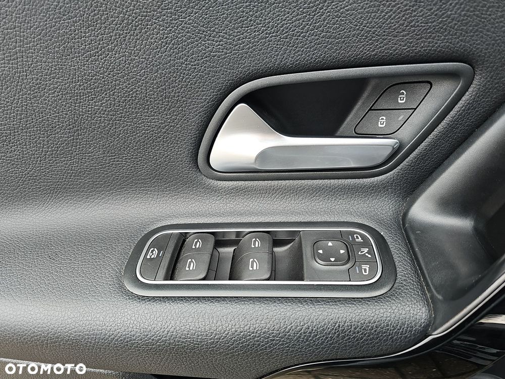 Mercedes-Benz Klasa A 180 7G-DCT - 26