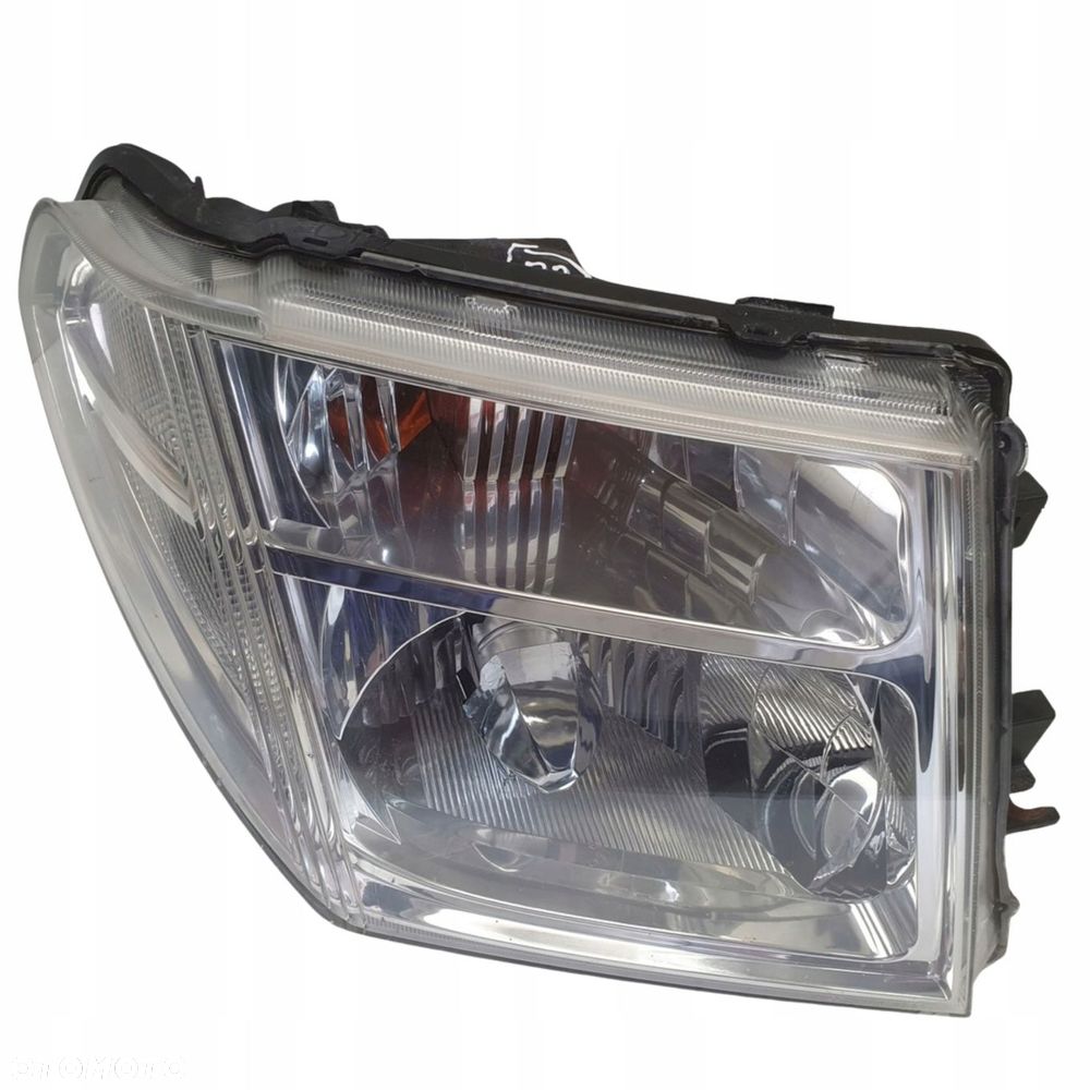 LAMPA PRAWA Nissan Pathfinder R51 Navara D40 III PRZEDNIA PRAWY PRZÓD xenon - 1