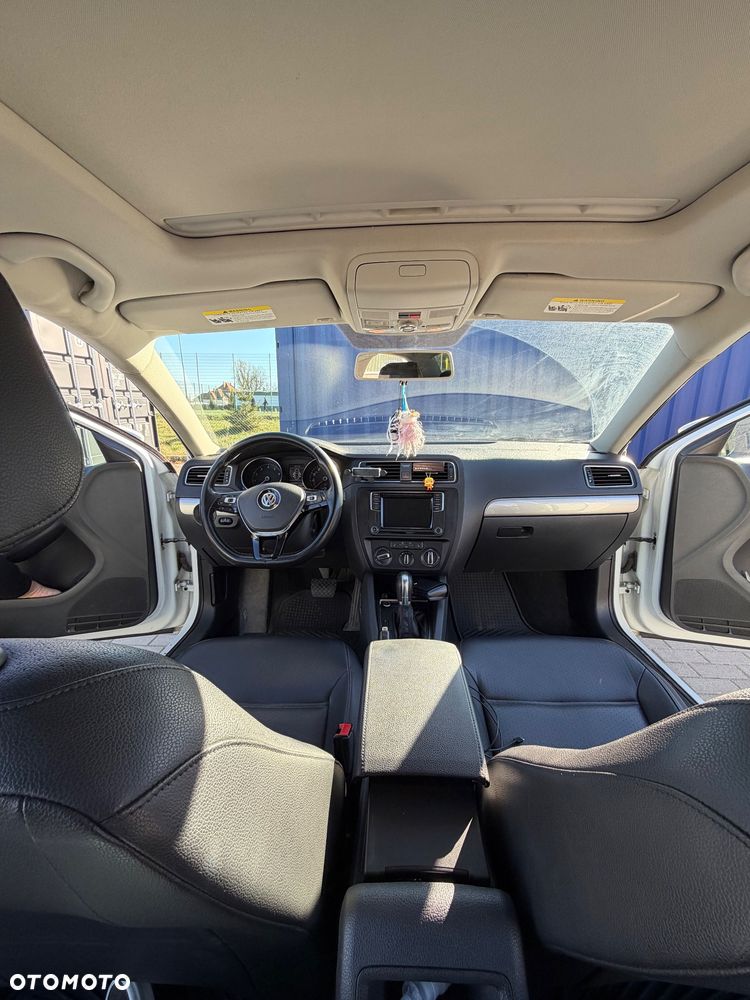Volkswagen Jetta - 13