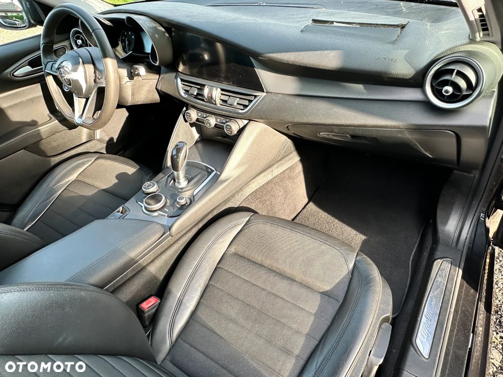 Alfa Romeo Giulia - 4