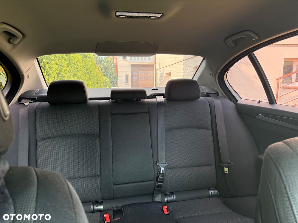 BMW Seria 5 520d xDrive - 26