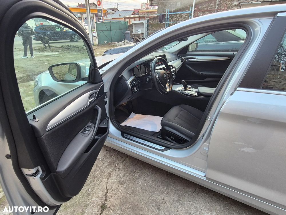 BMW Seria 5 520i AT - 12