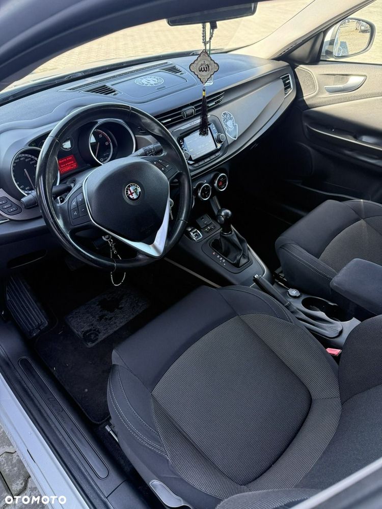 Alfa Romeo Giulietta 2.0 JTDM 16V TCT Turismo - 6