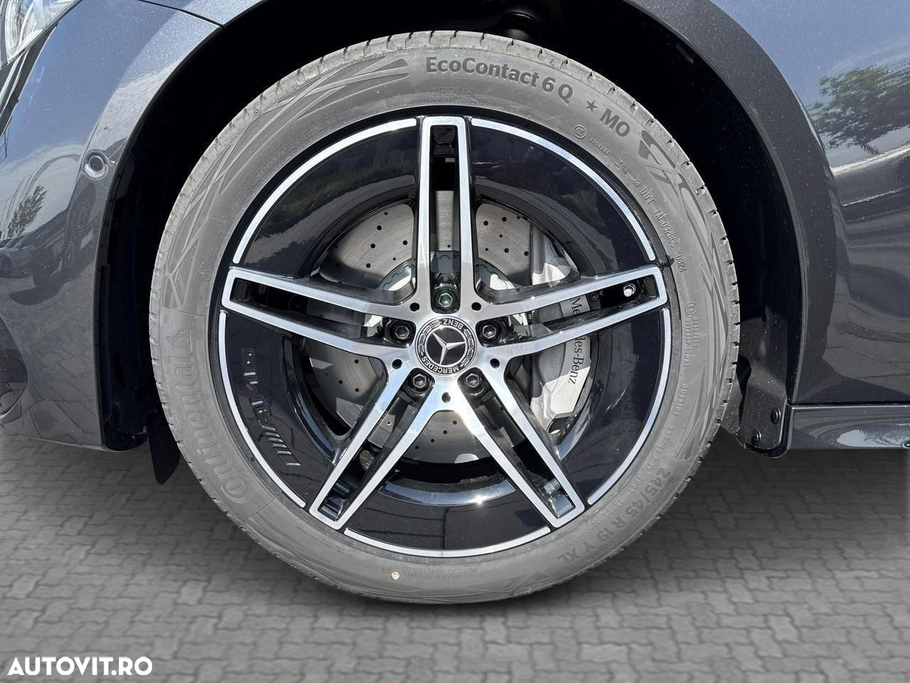 Mercedes-Benz E 300 4MATIC Aut. - 6