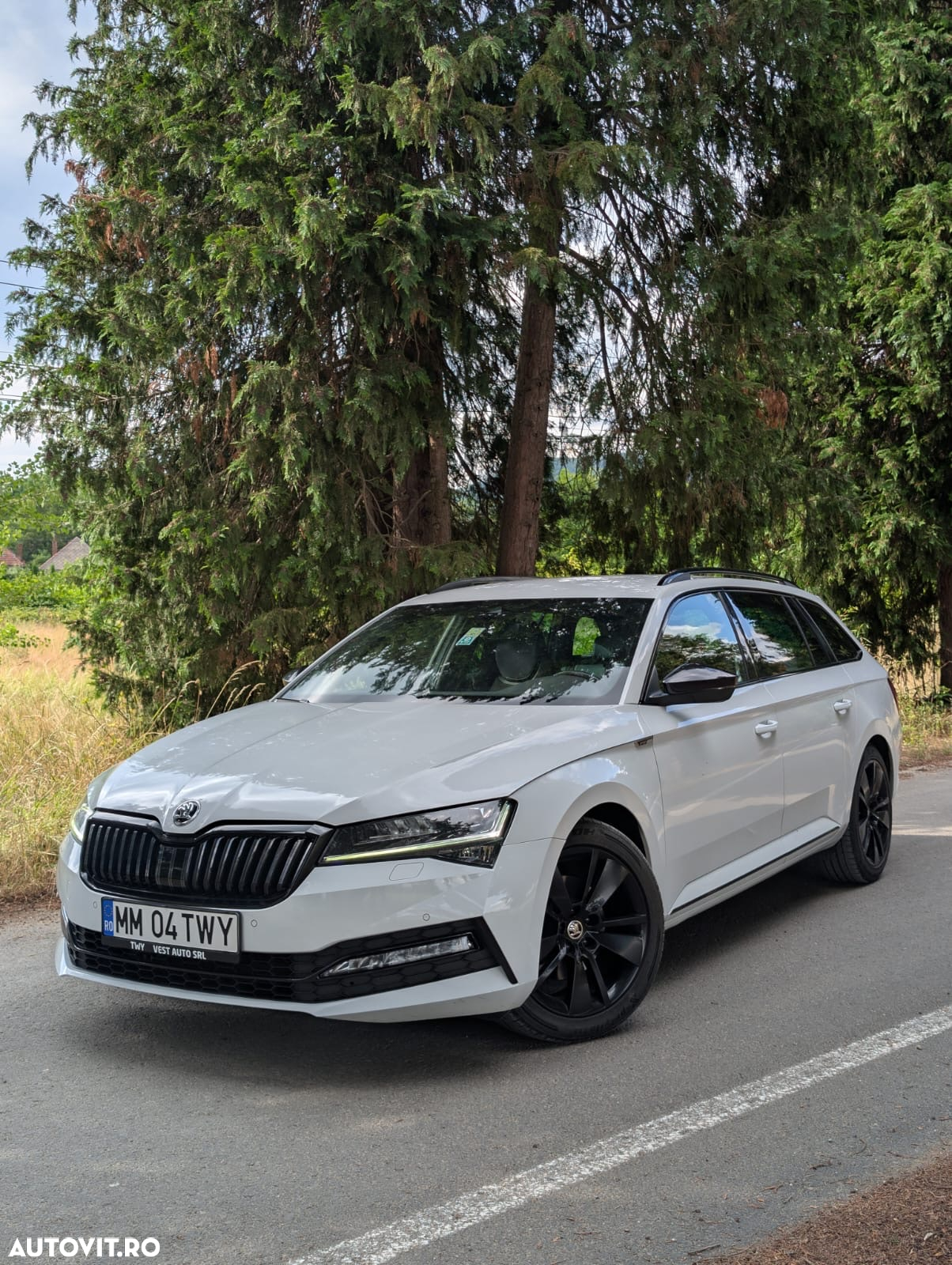 Skoda Superb 2.0 TDI DSG Sportline - 3
