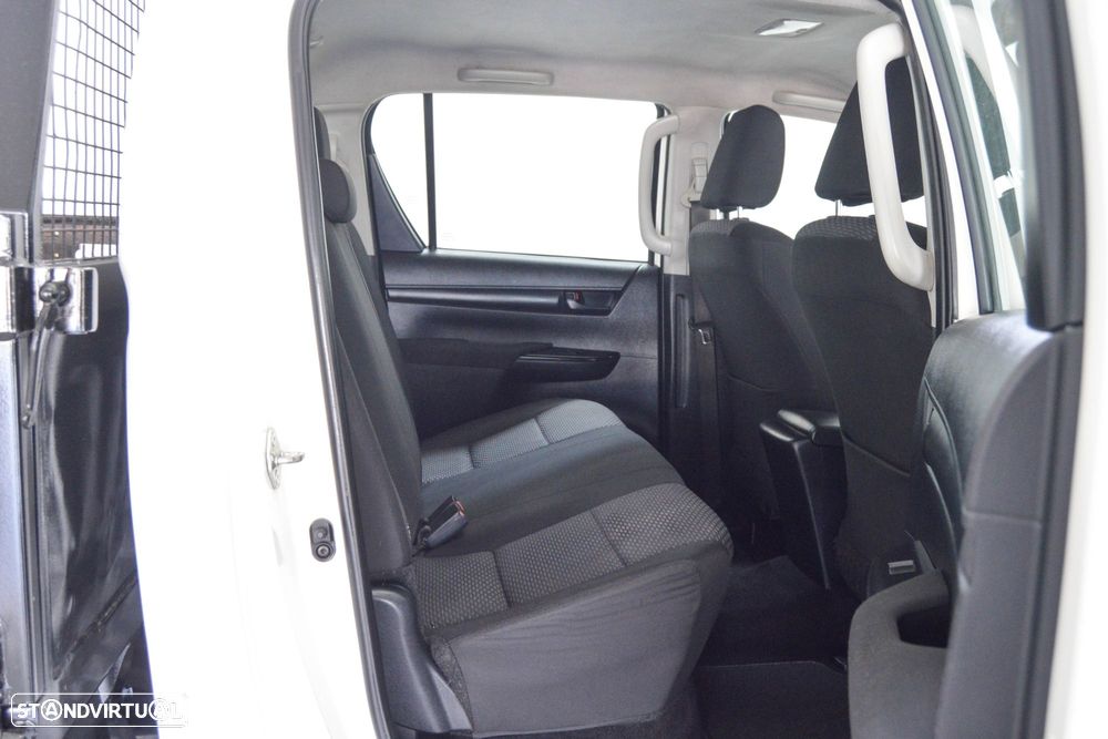 Toyota Hilux 2.4 D-4D 4X2 Cabine Dupla 5L - 50