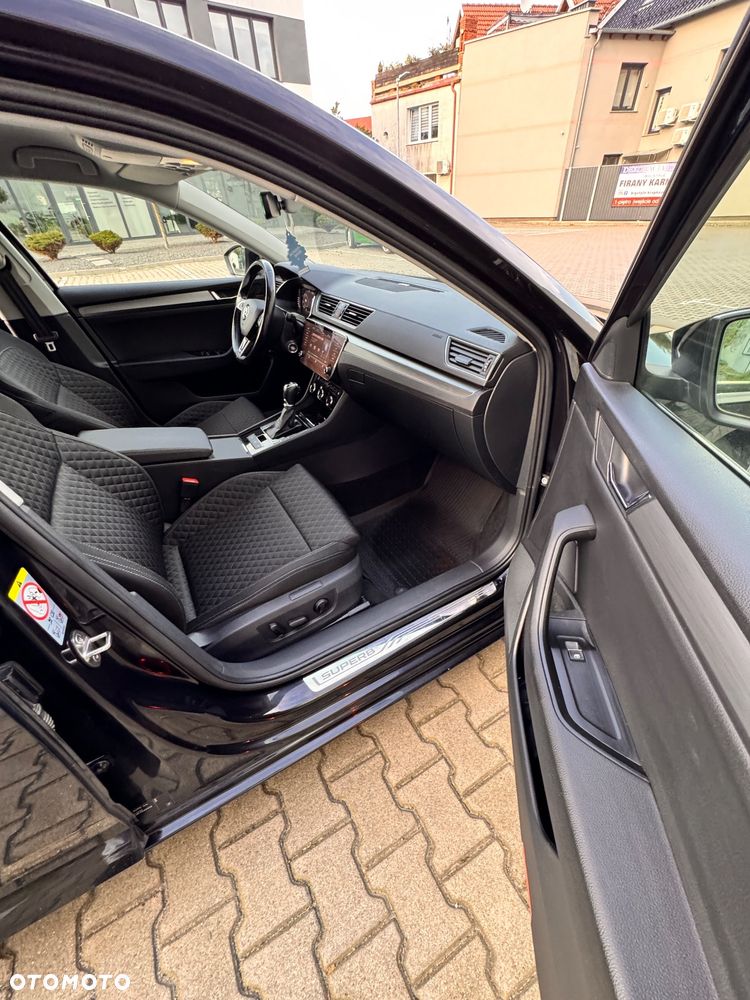 Skoda Superb 2.0 TDI L&K DSG - 20