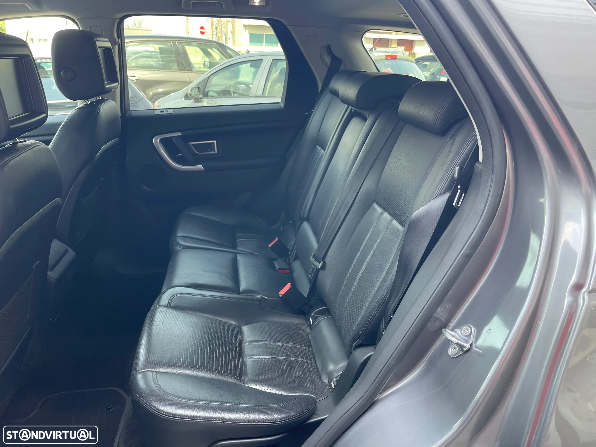 Land Rover Discovery Sport 2.2 Td4 HSE 7L - 17