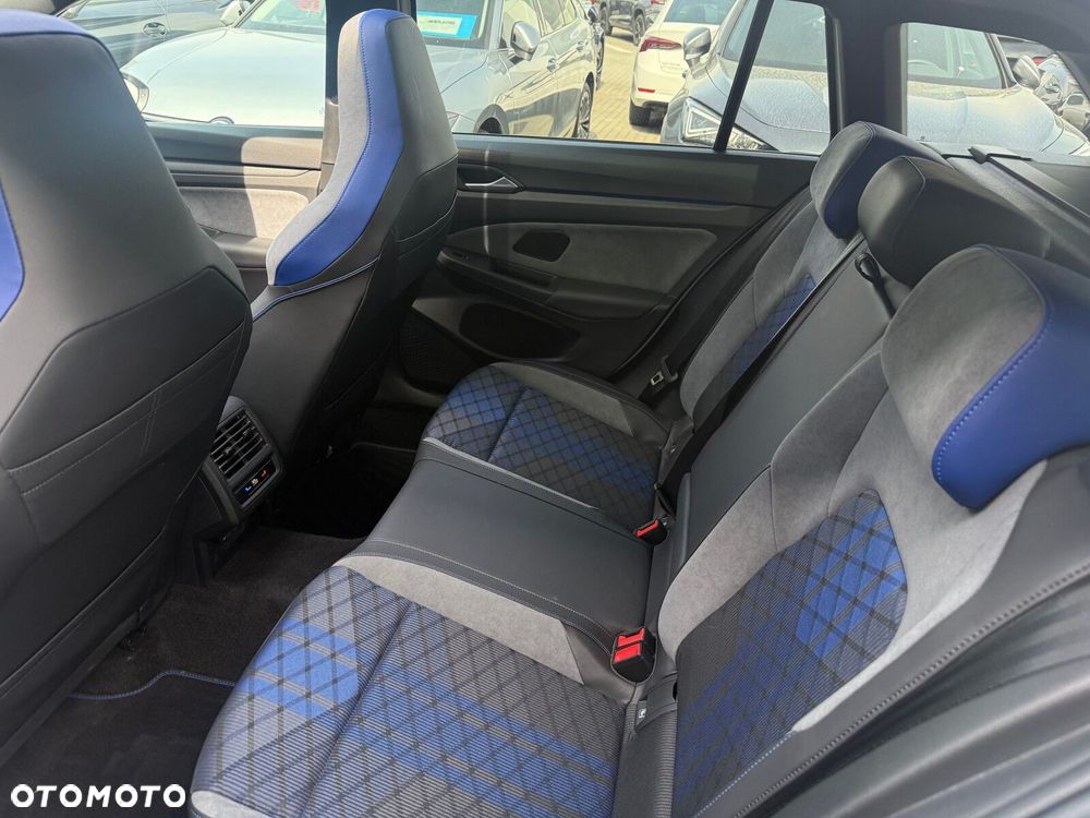 Volkswagen Golf - 15