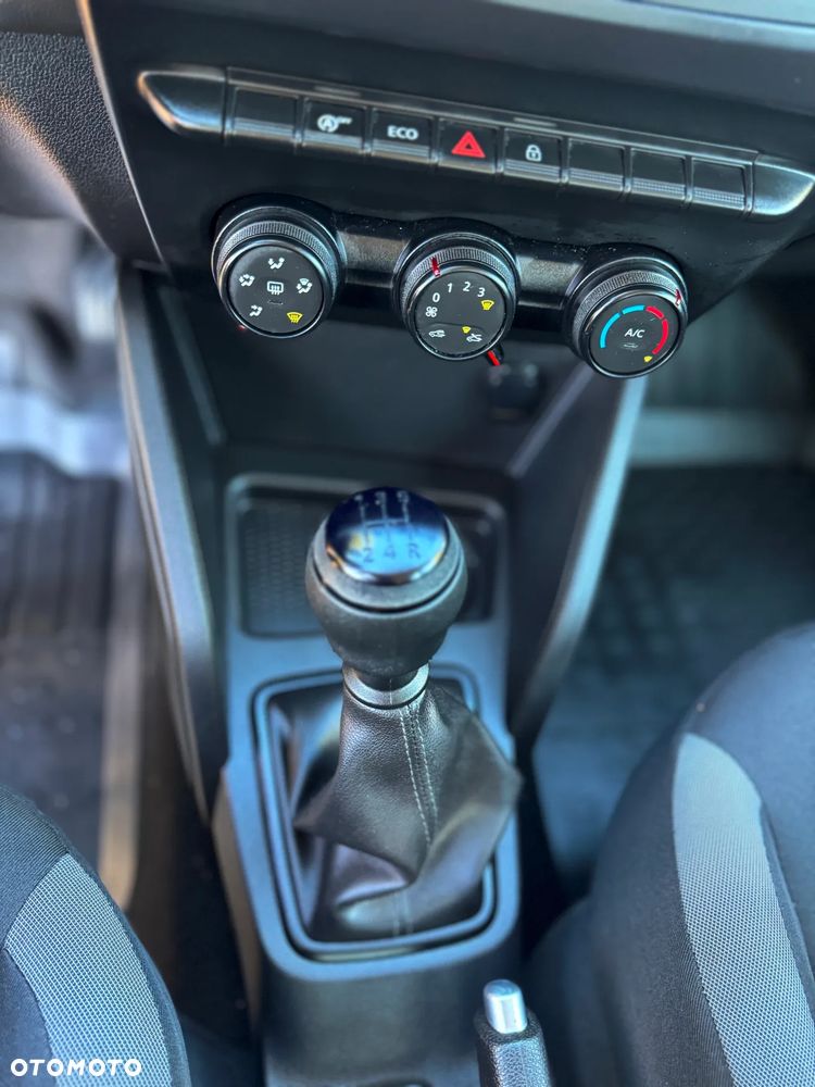 Dacia Duster 1.6 SCe Ambiance S&S - 30