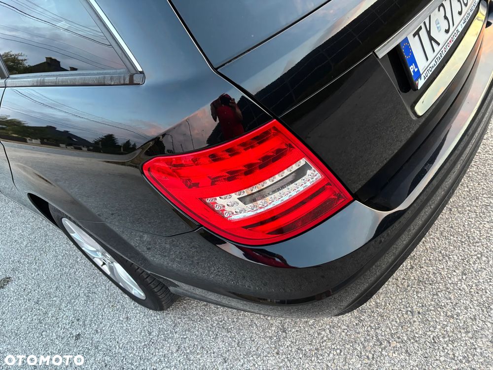 Mercedes-Benz Klasa C 200 CDI DPF Automatik BlueEFFICIENCY Special Edition - 39