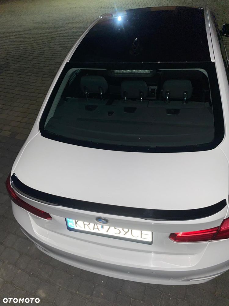 BMW Seria 3 318i - 10