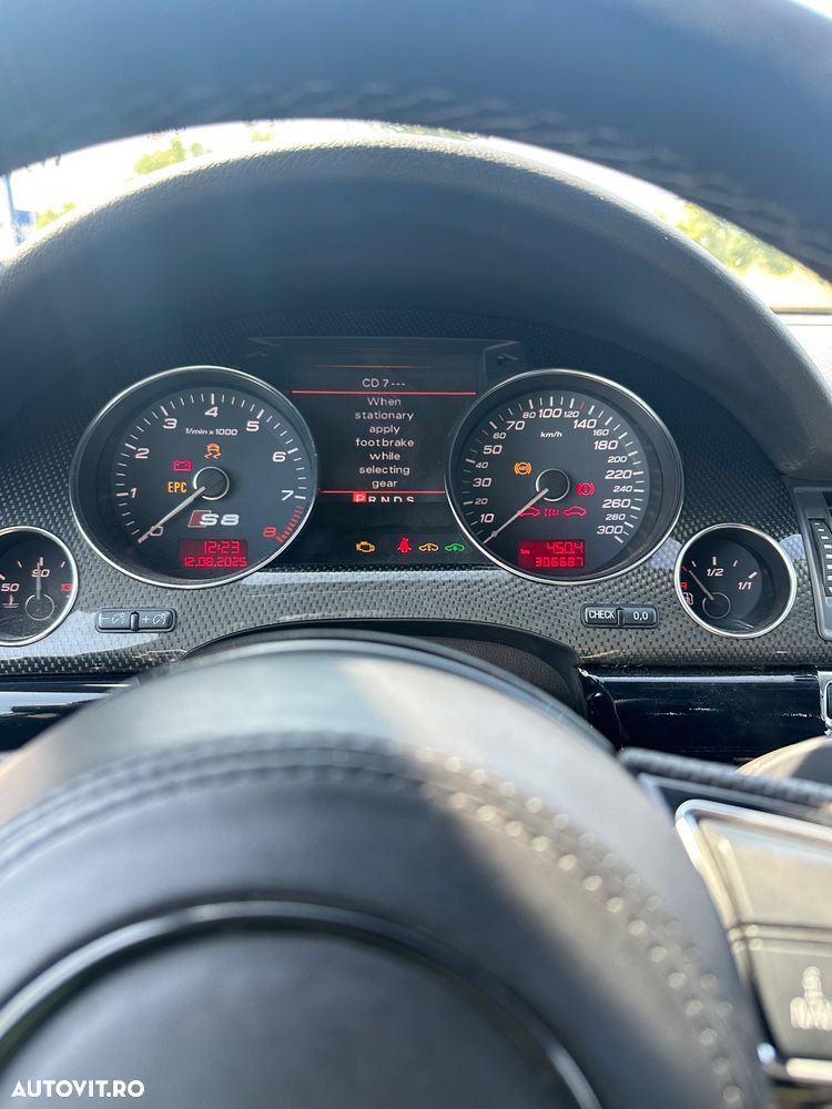 Audi S8 5.2 FSI quattro - 17