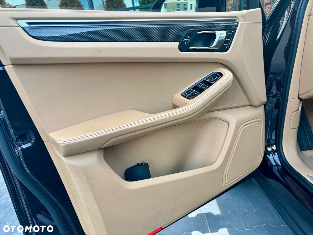 Porsche Macan S - 17