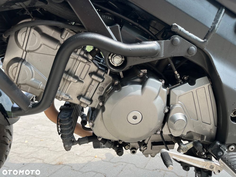 Suzuki V-STROM - 11