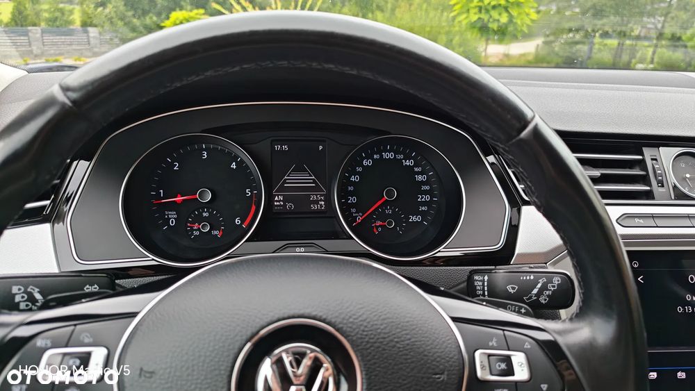 Volkswagen Passat 2.0 TDI (BlueMotion Technology) DSG Highline - 26