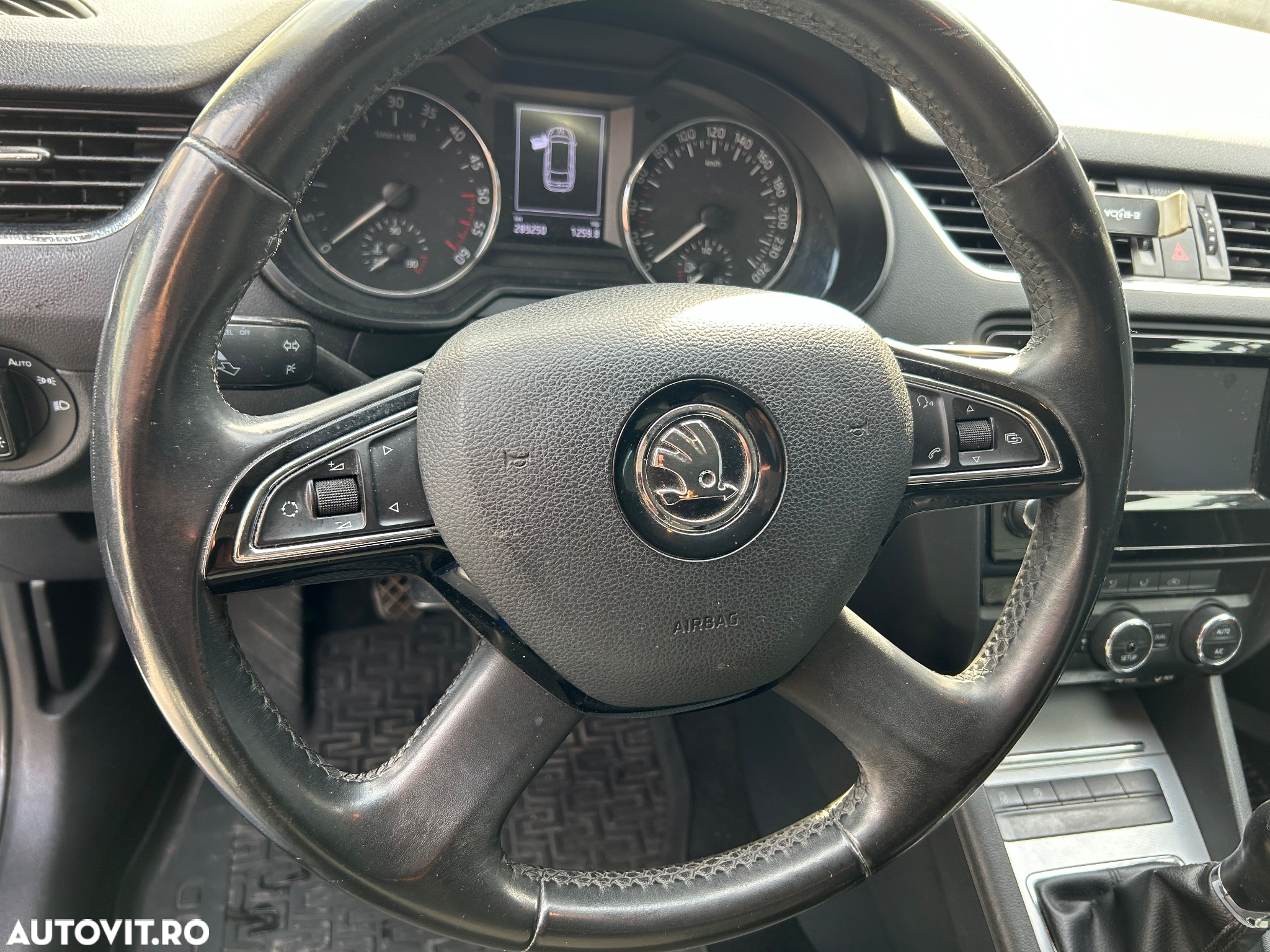 Skoda Octavia 1.6 TDI GREENLINE - 9