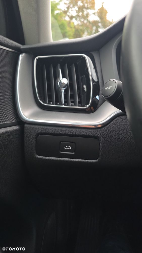 Volvo XC 60 B4 D AWD Core - 19