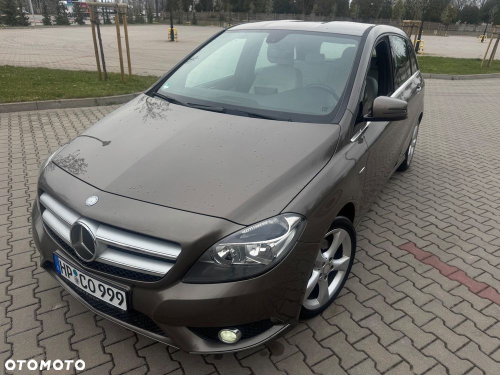 Mercedes-Benz Klasa B 180 BlueEFFICIENCY Edition Style - 1