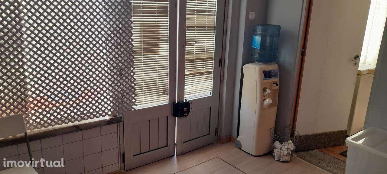 Prédio para Escritório/Retail com 157,5m² Almada , Sobreda da Caparica - Grande imagem: 5/5