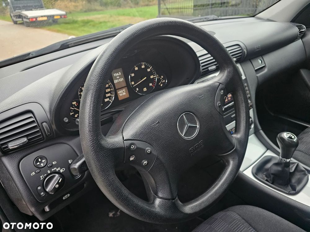 Mercedes-Benz Klasa C 180 Kompressor Classic Sport Edition - 12