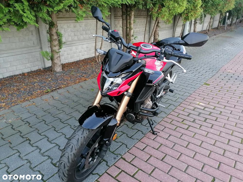 Honda CB - 1
