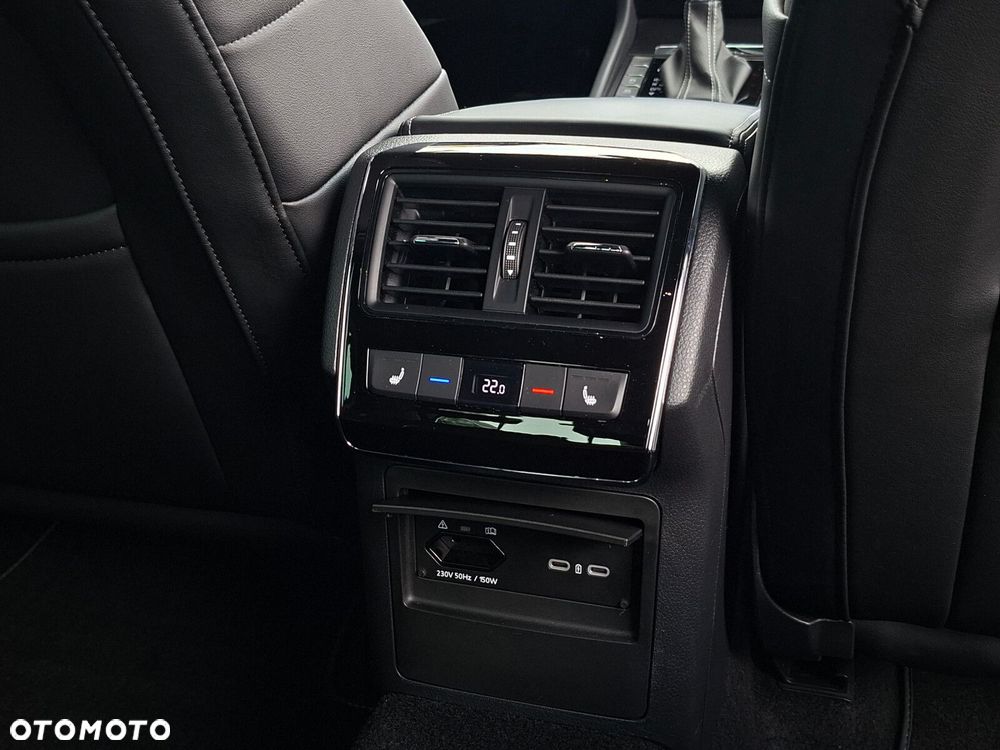 Skoda Superb 2.0 TDI SCR Sportline DSG - 17