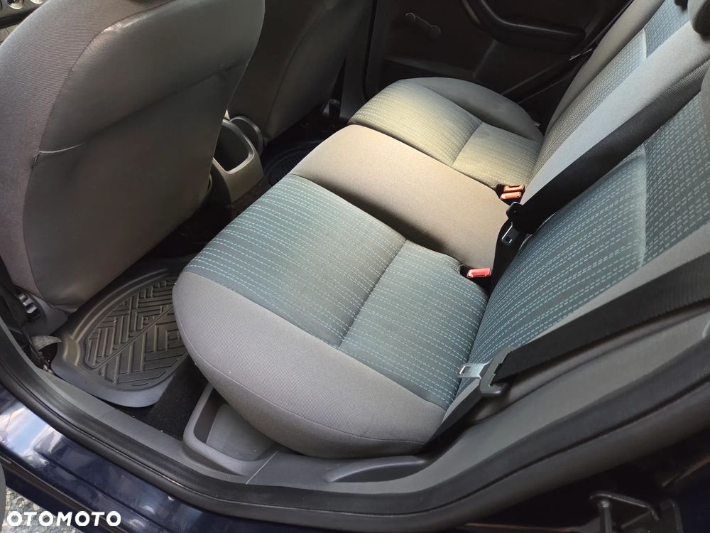 Ford Focus 1.8 TDCi Ambiente - 8
