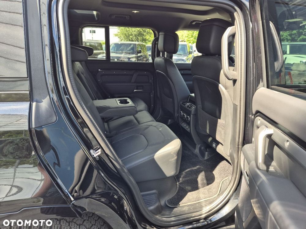 Land Rover Defender 3.0 D300 mHEV X-Dynamic SE - 14