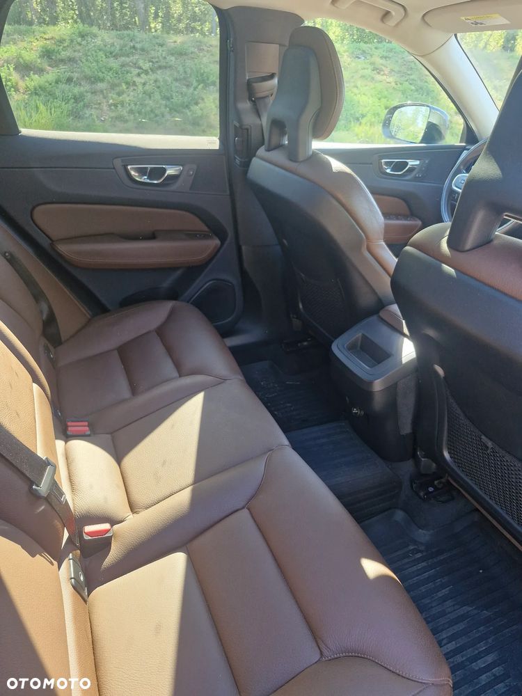 Volvo XC 60 T5 AWD Geartronic Momentum Pro - 18