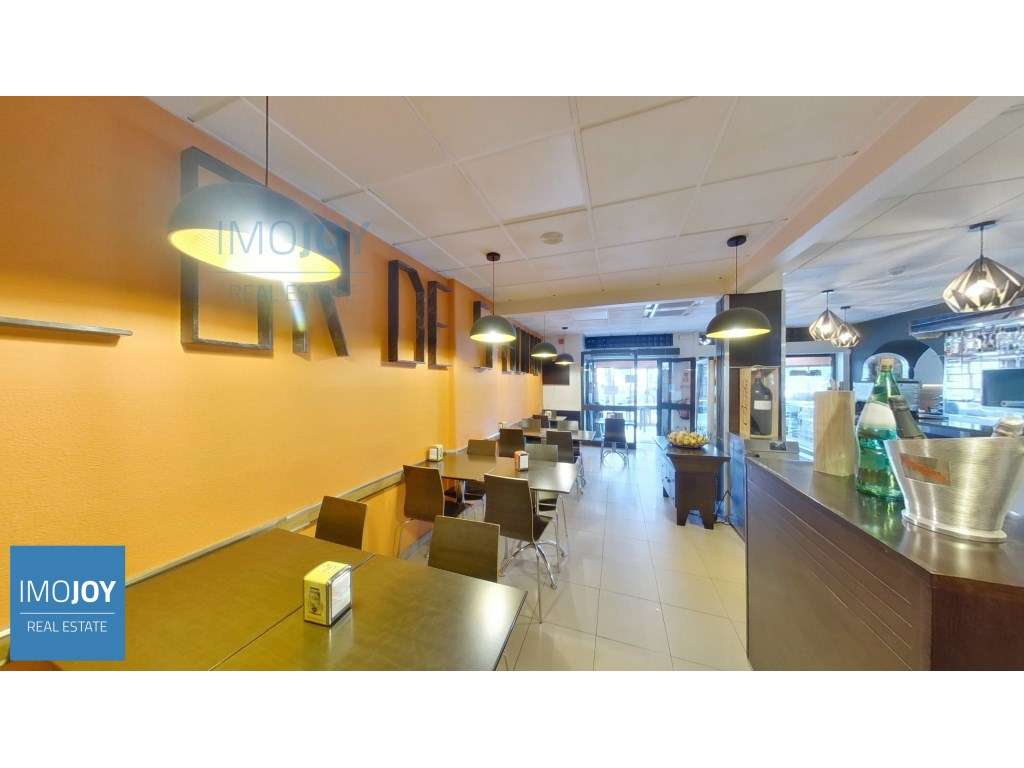 Loja em São João do Estoril - Grande imagem: 2/18