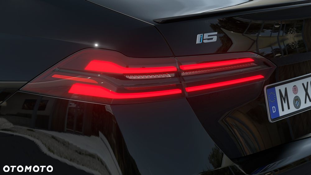 BMW i5 83.9kWh M60 xDrive - 8