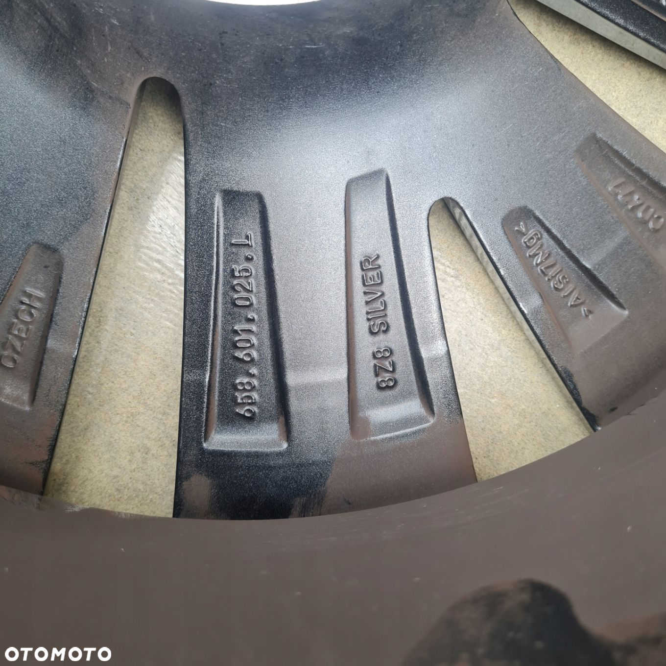 FELGA SKODA KAMIQ 17 658601025AA - 5